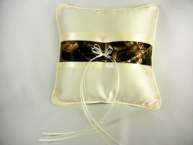 Mossy Oak Ring Pillow