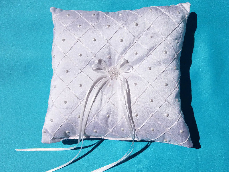 Pleated Pearled Silk Ring Pillow Pleated Pearled Silk Ring Pillow