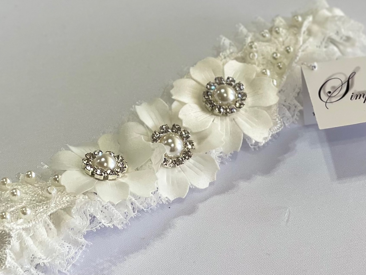 Pearl & Lace Garter