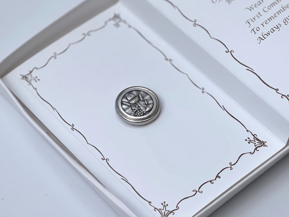 First Communion Round Pin