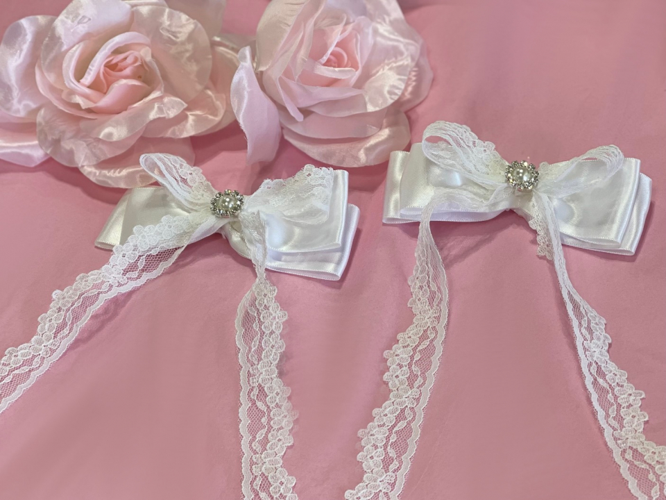 Pack of 2 White Lace Hair Bow Clips
