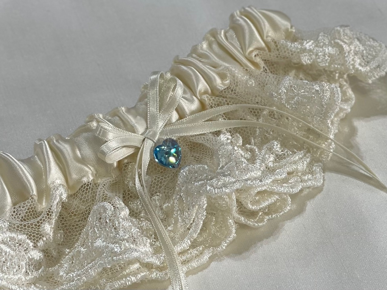 Ivory Tulle Garter w/ Crystal Heart