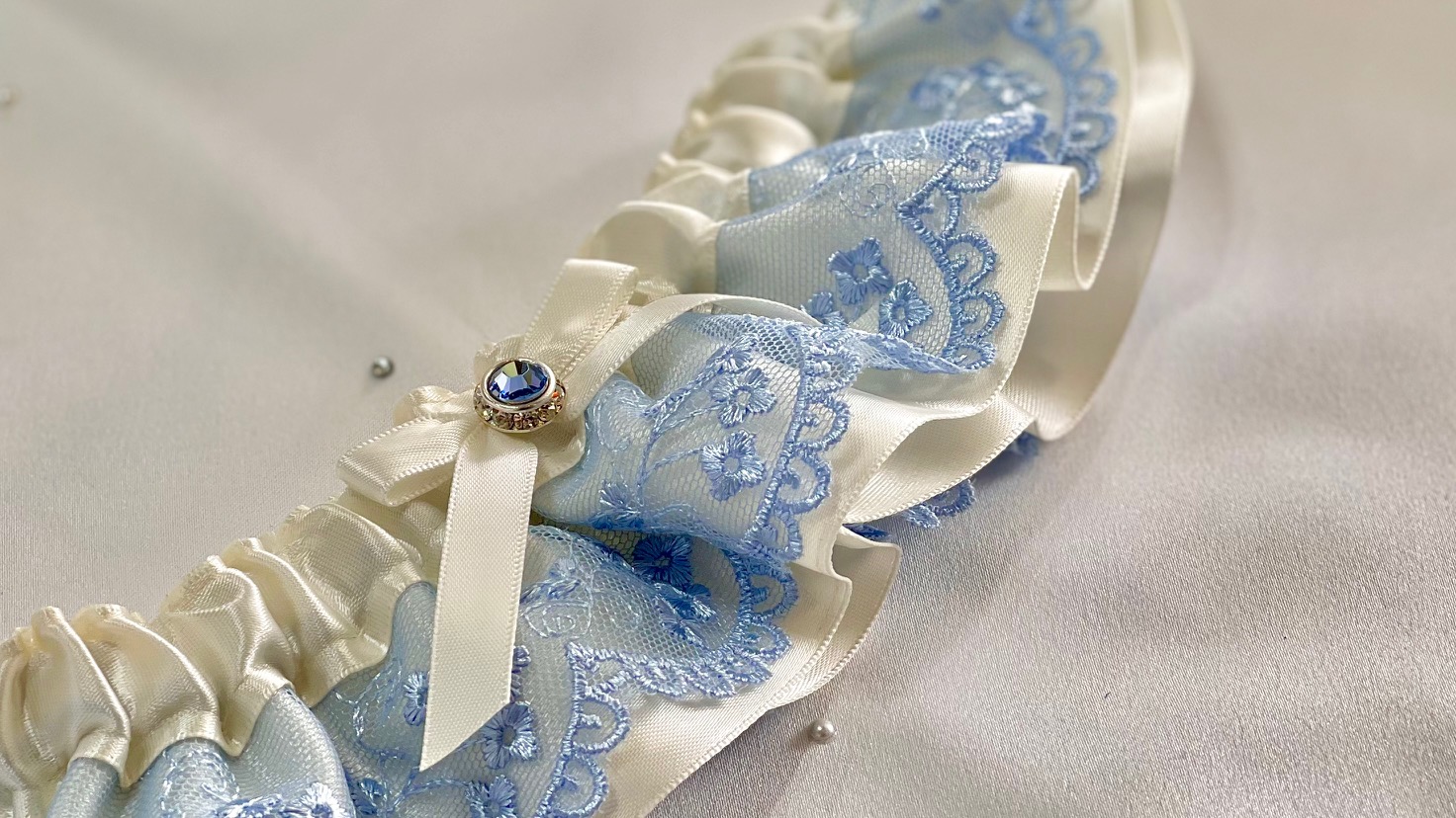 Ivory & Blue Garter