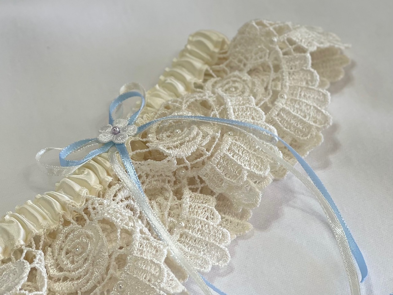 Ivory Venise Lace Garter