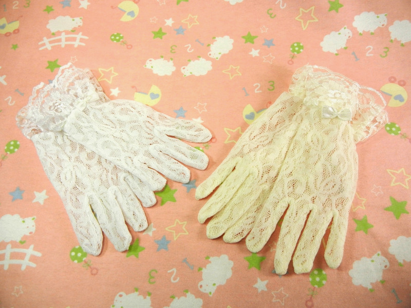 Lace Gloves