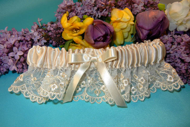 Champagne French Lace Garter