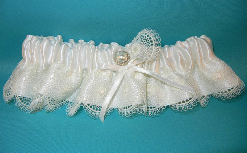 Delicate French Ivory Lace Garter