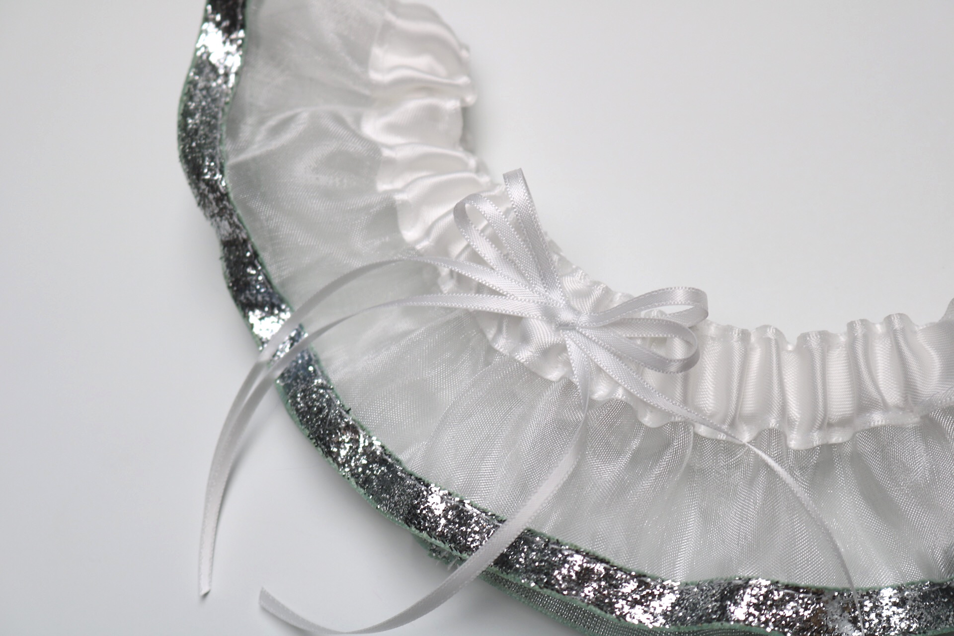 ORGANZA GARTER WITH SILVER SPARKLE