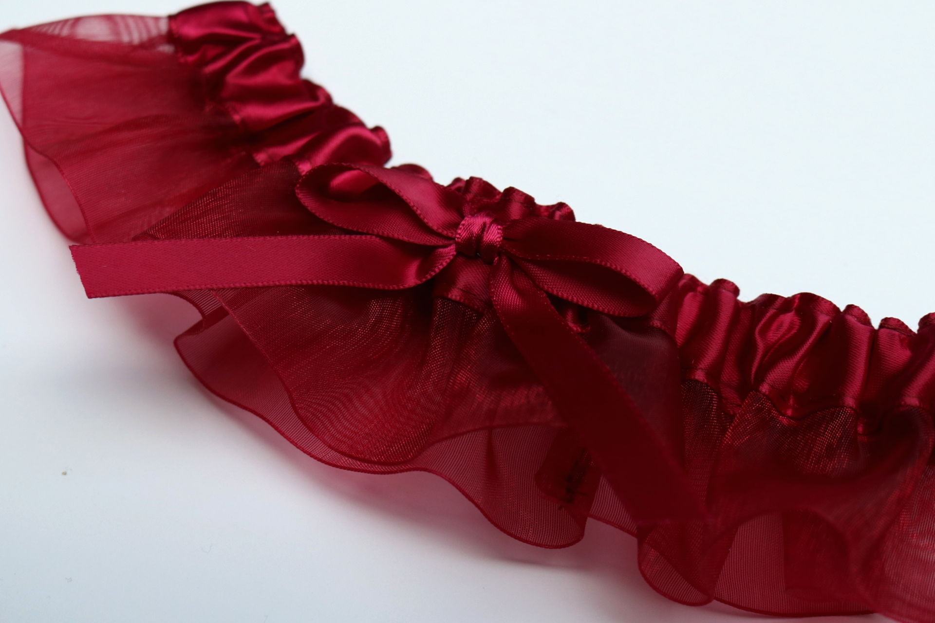 BURGUNDY ORGANZA GARTER