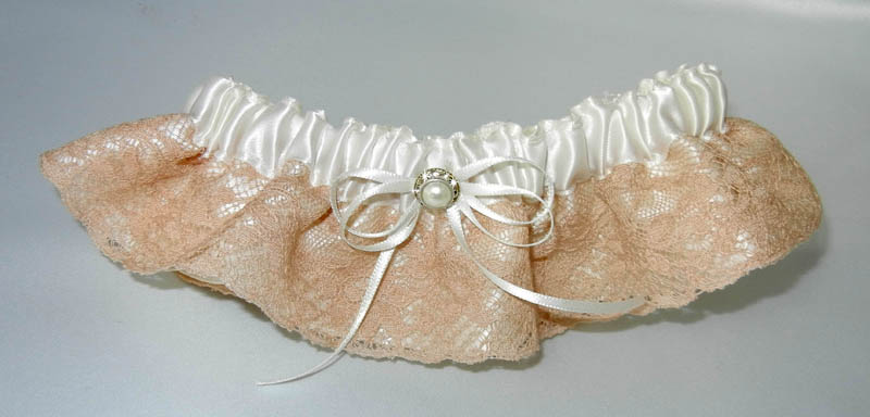 Ivory/Champagne Lace Garter