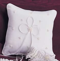 Satin Cluster Pearl Ring Pillow